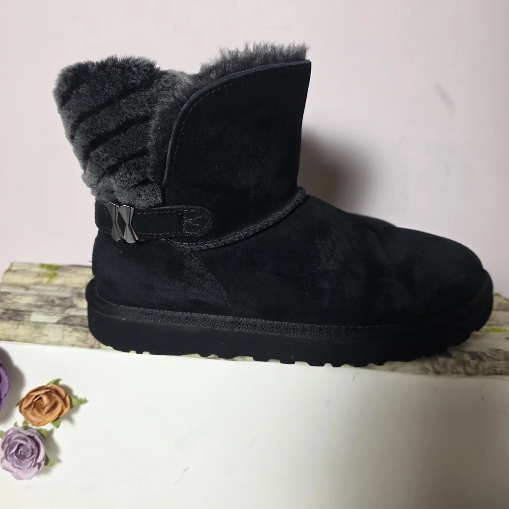 UGG Analia Black Suede Sheepskin Ankle Boots Women’s Size 7 Cozy Fur Lined
